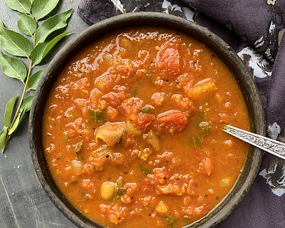 Thakkali Gotsu Recipe | Thakkali Curry | Spicy & Tangy Tomato Gravy