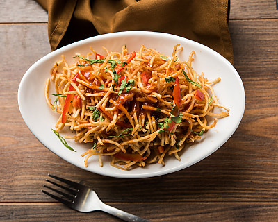 Chinese Bhel Recipe - Crispy Noodle Salad Made With Millet Noodles