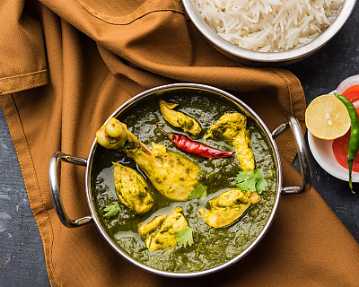 Saagwala Chicken  Recipe - Palak Chicken Curry 