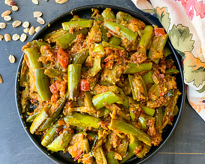 Karnataka Style Badanekayi Palya Recipe - Long Brinjal In Spicy Coconut Recipe 