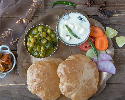Winter Meal : Palak Chole, White Paneer Gravy, Achar, Puri & Salad 