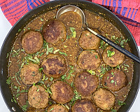 Bengali Style Kanchkolar Kofta Curry Recipe | Raw Banana Kofta Recipe