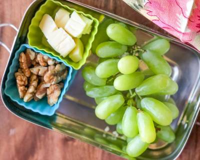 Kids Lunch Box Recipes - Grapes, Walnuts & Cheese Cubes