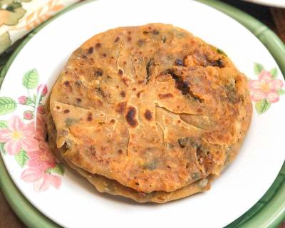 Pyaz Ka Paratha Recipe - Spicy Stuffed Onion Paratha