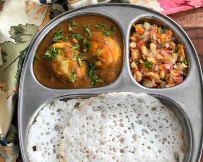 Sri Lankan Meal Plate : Sri Lankan Egg Curry, Appam and Carrot Tomato Salad