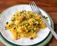 Vegetable Oatmeal Poha with Peanuts, Coriander & Ginger Recipe