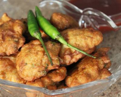 Goli Baje Recipe - Mangalorean Vada Recipe