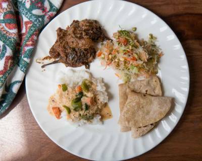 Everyday Meal Plate : Yeruvalli Kuzhambu & Badanekayi Palya With Rice & Phulka
