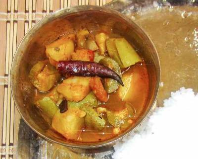 Bengali Aloo Potol er Dalna Recipe - A Traditional Vegetable Side Dish