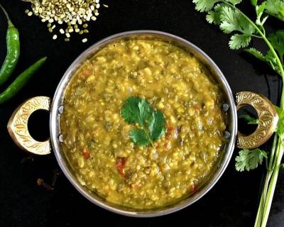 Chilke Wali Mung Dal Curry Recipe