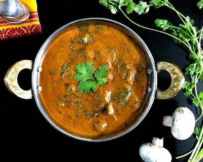 Mushroom Tikka Masala Recipe (Mushroom & Bell Peppers In Spicy Tomato Gravy)