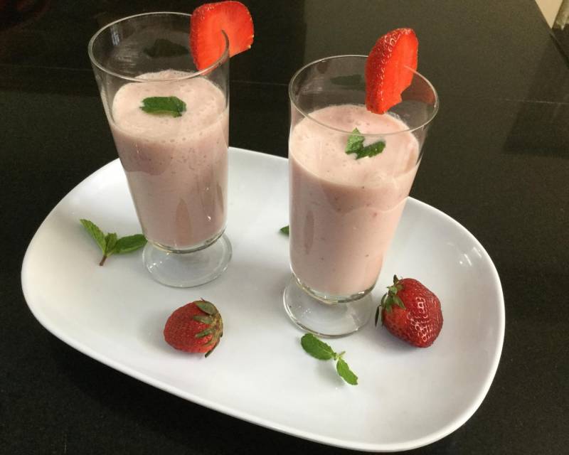 Strawberry Yogurt Lassi Recipe