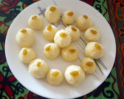 Narkel Naru Ladoo Recipe With Grated Coconut