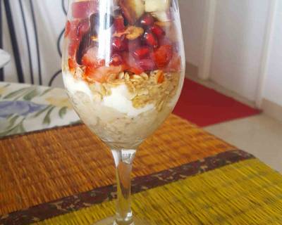 Oats & Yogurt Parfait with Chocolate Almond Topping Recipe