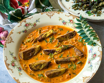 Kerala Style Brinjal Curry Recipe | Spicy Eggplant Curry in Coconut Milk