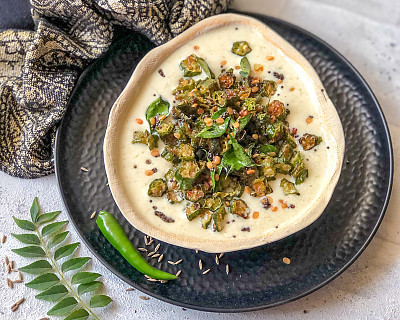 Kerala Style Vendakka Pachadi Recipe - Roasted Bhindi Coconut Raita