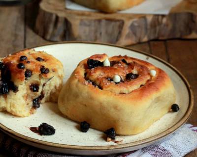 Chocolate Chip & Raisin Rolls Recipe