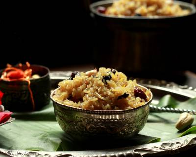 Maharashtrian Narali Bhaat Recipe (Sweetened Coconut Rice)