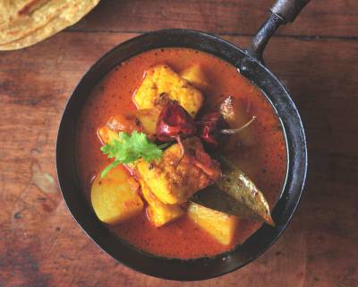 Chanar Dalna Recipe -Bengali Style Paneer & Potato Gravy