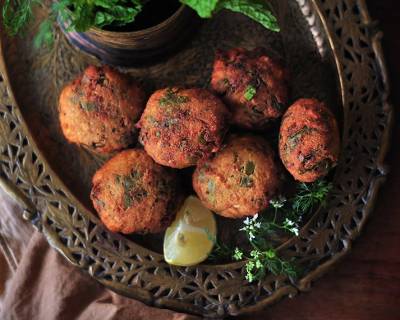 Keerai Vadai Recipe (Spinach & Bengal Gram Fritters)