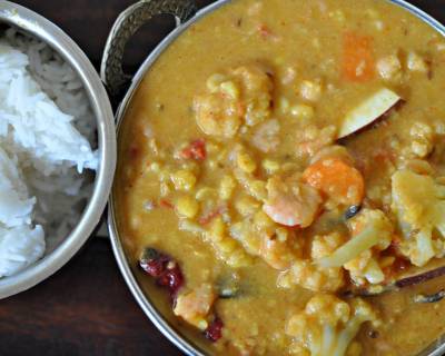 Dal Chingri (Bengali Style Channa Dal And Prawns) Recipe