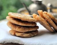 Mithi Mathri Recipe (Crispy Fried Sweet Fritters)