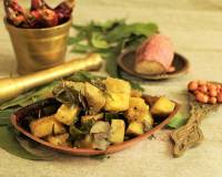 शकरकंदी और नीम के पत्तो की सब्ज़ी रेसिपी - Sweet Potato & Neem Leaves Vegetable Curry (Recipe In Hindi)