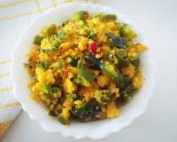 शिमला मिर्च उसिली रेसिपी - Tamil Nadu Style Capsicum With Lentils Spice Mix (Recipe In Hindi)
