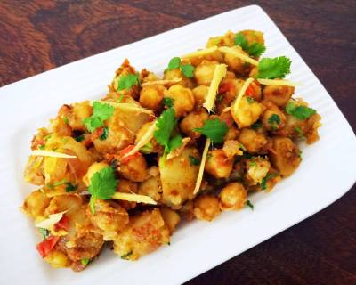 चना और आलू की सुखी सब्ज़ी रेसिपी - Chana Aur Aloo Ki Sookhi Sabzi (Recipe In Hindi)