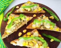 Cheesy Corn And Onion Toasts Recipe