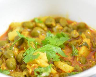 Lilve Ki Sabzi Recipe (Green Chickpea Curry)