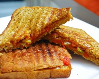 Spicy Onion Tomato Masala Sandwich Recipe