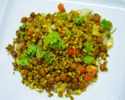 Matki Kala Chana Salad Recipe 