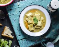 अदरक लहुसन टोफू करी रेसिपी - Ginger Garlic Tofu Curry (Recipe In Hindi)