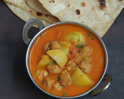 वेगन सोया आलू की सब्ज़ी रेसिपी - Vegan Soya Aloo Curry (Recipe In Hindi)