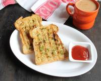 चिल्ली गार्लिक टोस्ट रेसिपी - Chilli Garlic Toast (Recipe In Hindi)