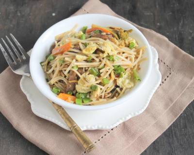 Egg Hakka Noodles Recipe