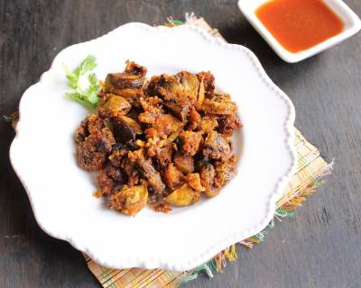 तीखी गोअन मशरुम रेसिपी - Spicy Goan Style Mushrooms Recipe