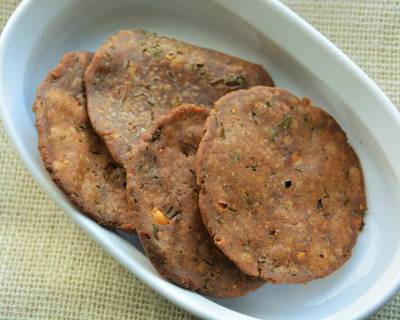 Ragi And Dill Nippattu Recipe