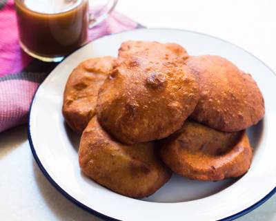 Mangalore Buns Recipe - Puffed Banana Puris