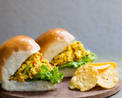 Spicy Paneer Bhurji Pav Sandwich Recipe - Breakfast Recipe