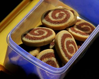 Choco Swirl Cookies Recipe (Eggless Choco Pinwheel Cookies)