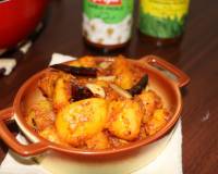 अचारी आलू रेसिपी - Potato Achari (Recipe In Hindi)