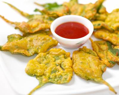 क्रिस्पी पालक पकोरा रेसिपी - Crispy Palak Pakora Recipe