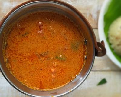 Chettinad Vengaya Kosu Recipe (Spicy Curry from Chettinad Cuisine)