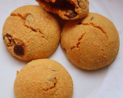 Eggless Baked Chocolate Chip Coins Recipe