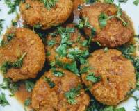 Sindhi Dharan Ji Kadhi Recipe - Besan Tikkis In Tomato Gravy