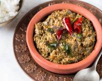 Padipe Saasmi Recipe - Udupi Style Amaranth Leaves Curry With Coconut & Tamarind