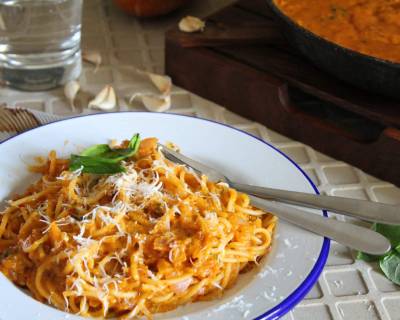 Spaghetti Pasta Recipe In Roasted Pumpkin Sauce
