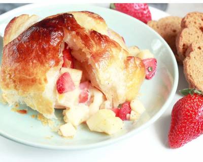 Baked Brie In Puff Pastry With Fruits Recipe